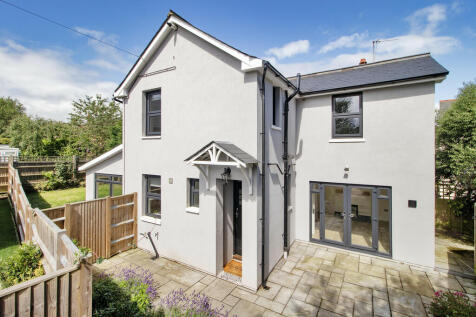 Queens Gardens, Kent TN4 3 bed detached house for sale