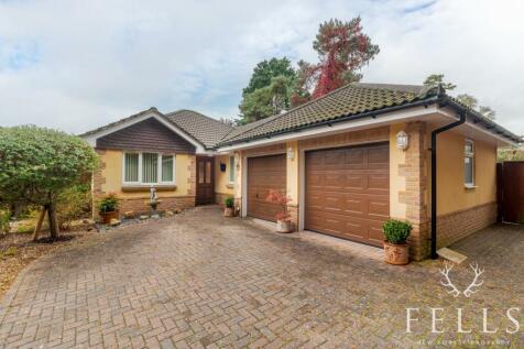 3 bedroom detached bungalow for sale