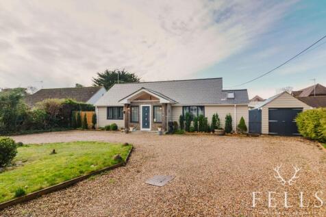 Braeside Road, Ringwood BH24 4 bed detached bungalow for sale