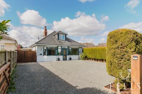 Christchurch Road, Ringwood BH24 4 bed detached house for sale