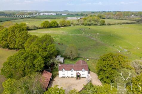Verwood Road, Wimborne BH21 4 bed detached house for sale
