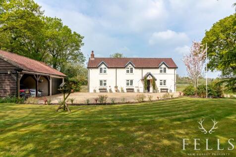 Verwood Road, Wimborne BH21 4 bed detached house for sale