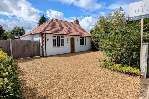 Woolsbridge Road, Ringwood BH24 2 bed semi