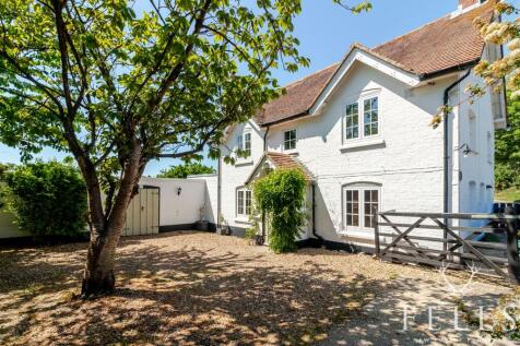 Ringwood Road, Christchurch BH23 3 bed detached house for sale
