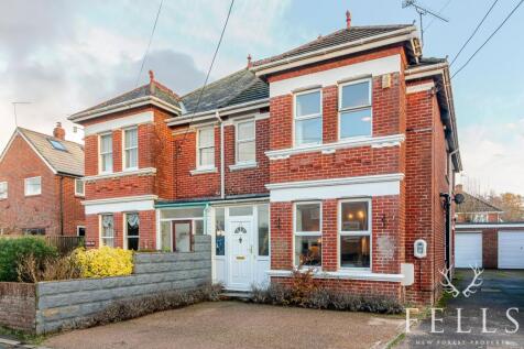 4 bedroom semi-detached house for sale