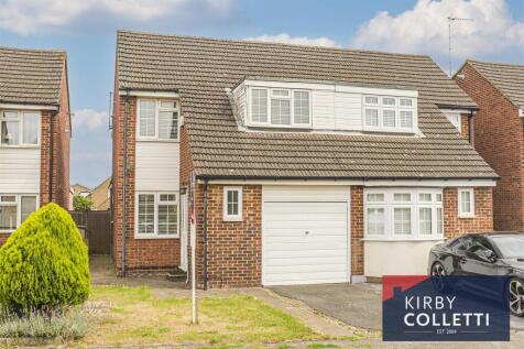 3 bedroom semi-detached house for sale