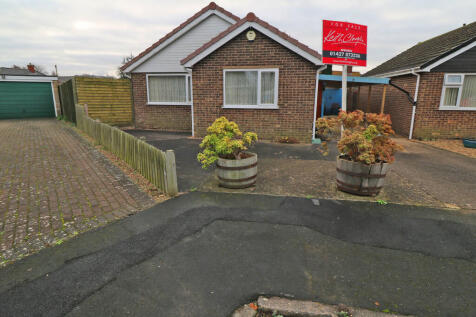 3 bedroom detached bungalow for sale