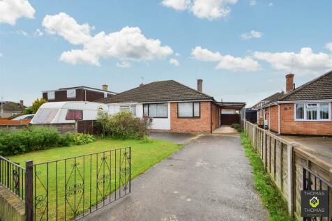 2 bedroom semi-detached bungalow for sale