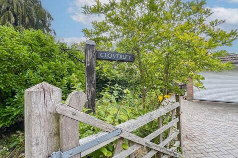 Bromstead Common, Newport 3 bed detached bungalow for sale