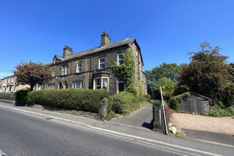 5 bedroom end of terrace house for sale