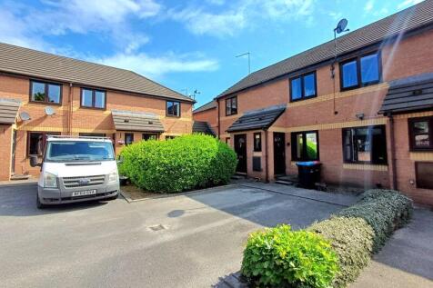 2 bedroom maisonette for sale