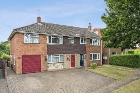 5 bedroom semi-detached house for sale