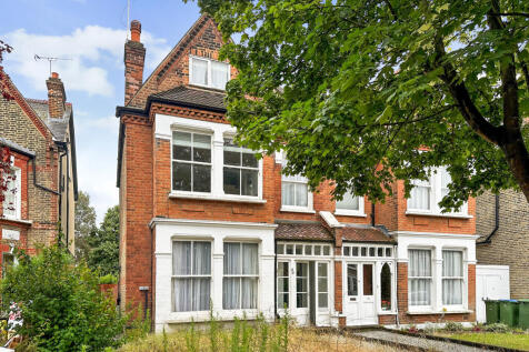 5 bedroom semi-detached house for sale