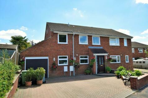 4 bedroom semi-detached house for sale