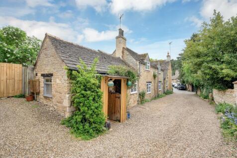 Aldgate, Ketton 3 bed detached house for sale