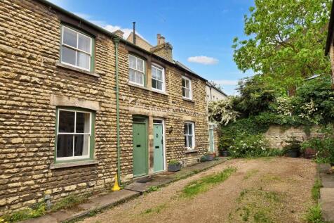St Leonards Street, Stamford 2 bed character property for sale