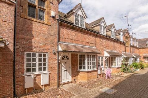 2 bedroom mews property for sale