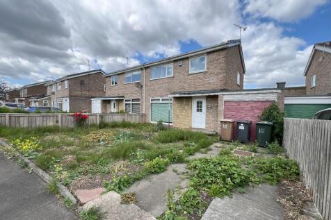 3 bedroom semi-detached house for sale