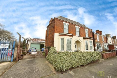 North Warren Road, Gainsborough DN21 2 bed semi