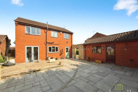 Ashdown Way, Misterton DN10 4 bed detached house for sale