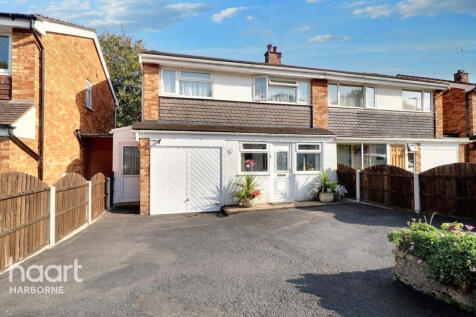 3 bedroom semi-detached house for sale