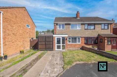 3 bedroom semi-detached house for sale