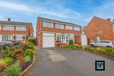 3 bedroom semi-detached house for sale