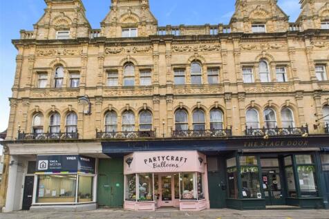 5 bedroom terraced house for sale