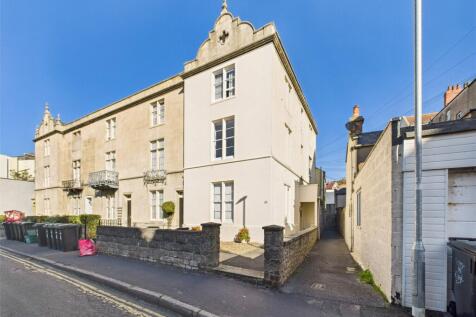 5 bedroom end of terrace house for sale