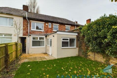 4 bedroom terraced house for sale