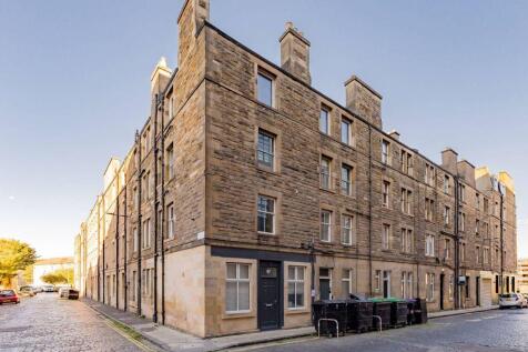 49 1F3, Elbe Street, Leith... 2 bed flat for sale