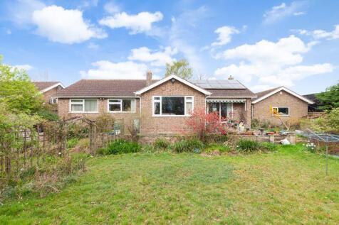 4 bedroom detached bungalow for sale