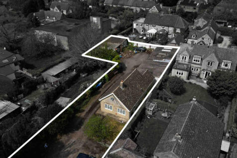 Eynsham OX29 3 bed property with land for sale