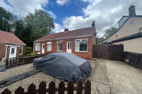 2 bedroom semi-detached house for sale