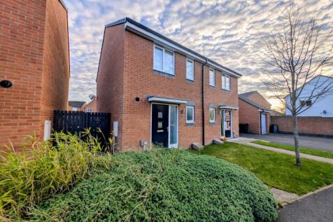 2 bedroom semi-detached house for sale