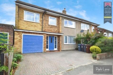 4 bedroom semi-detached house for sale
