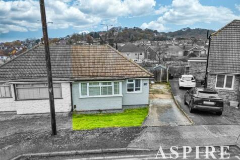 2 bedroom semi-detached bungalow for sale