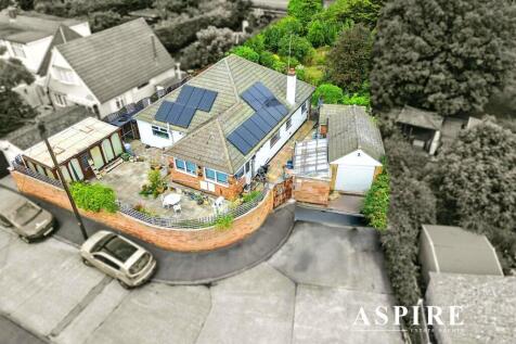 2 bedroom detached bungalow for sale