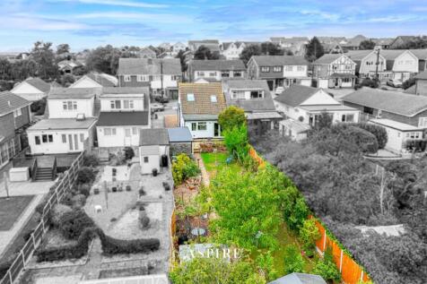 4 bedroom semi-detached bungalow for sale