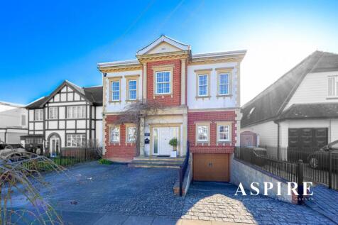 6 bedroom detached house for sale