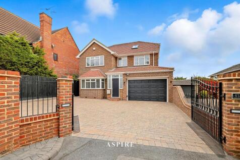 5 bedroom detached house for sale
