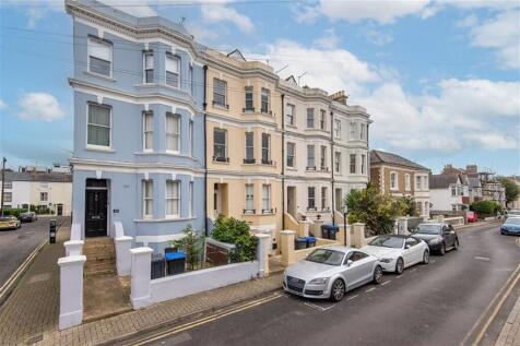 46 Grafton Road, Worthing BN11 1 bed flat for sale