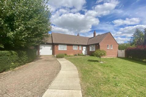 Higdon Close, Burston 3 bed bungalow for sale