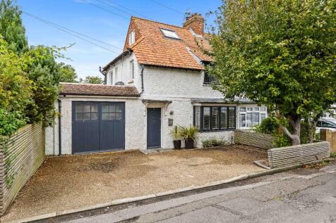 Dale Avenue, Brighton, East Sussex... 3 bed semi