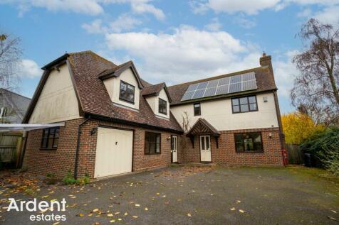 5 bedroom detached house for sale