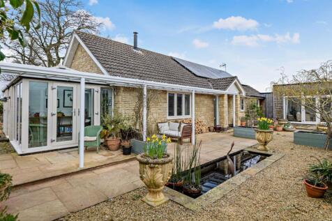 High Street, Somerby, Melton Mowbray 2 bed detached bungalow for sale