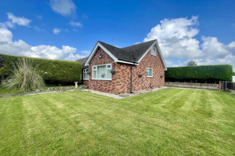 Longacre, Longton PR4 4 bed bungalow for sale