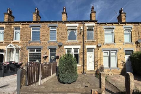 Wakefield Road, Earlsheaton Dewsbury 3 bed terraced house for sale