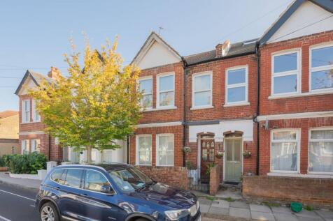 College Road, Colliers Wood, London... 2 bed flat for sale