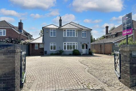 5 bedroom detached house for sale